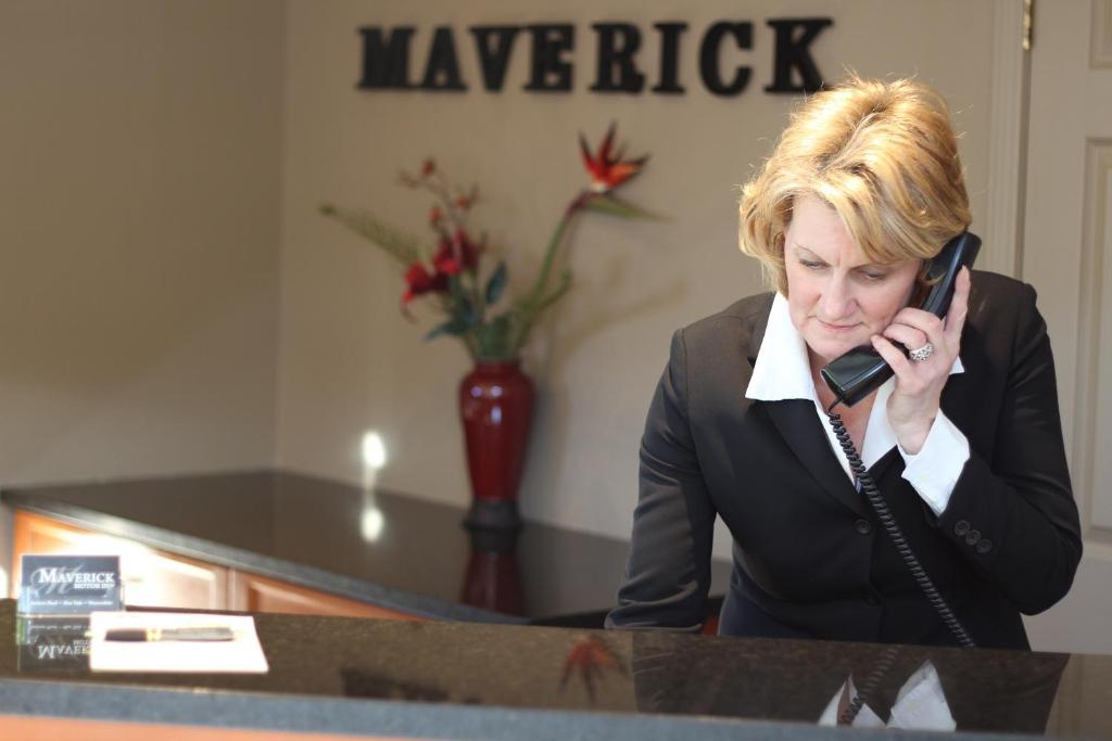 Maverick Motor Inn And Waterslide Kamloops Buitenkant foto